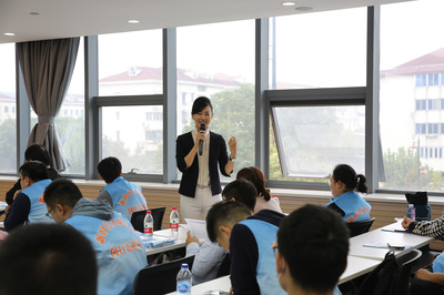 七寶鎮(zhèn)舉辦第三屆進(jìn)博會城市文明志愿服務(wù)房地產(chǎn)專題培訓(xùn)